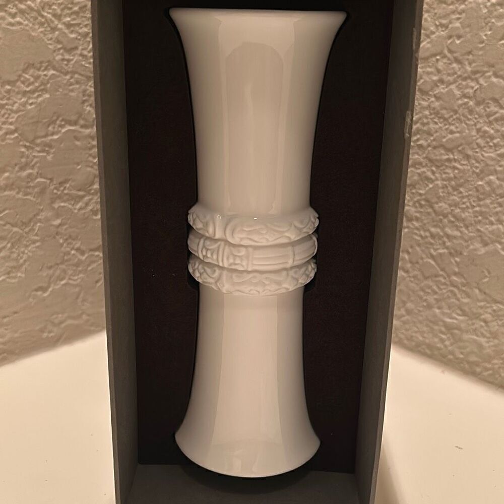 New in box Katy Briscoe Home Bone China White Bisque Small Vase 7.5”  Giftable